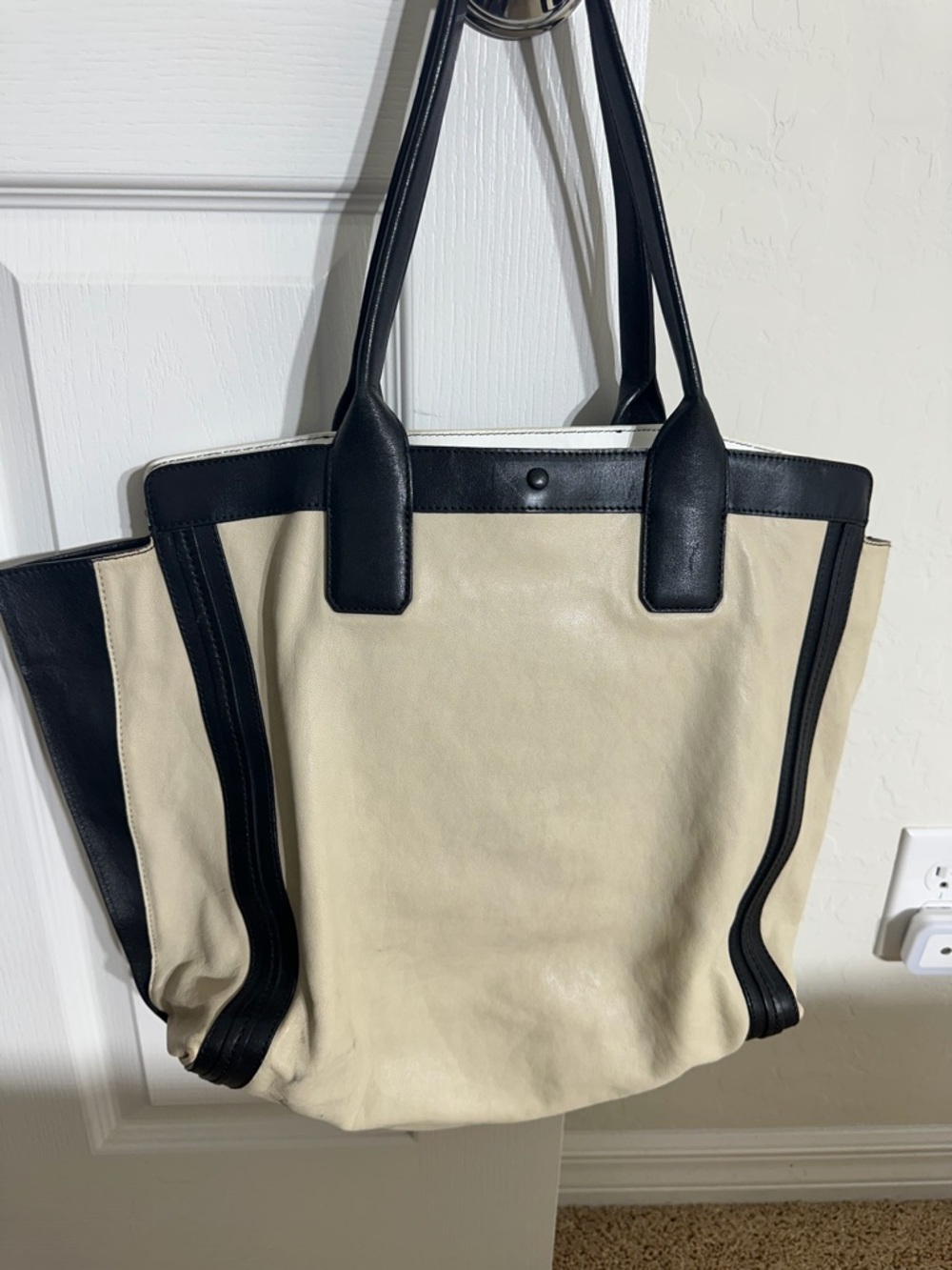 ✨ CHLOE "Alison" Large Calfskin Tote | Premium Suede Interior, Free Shipping!📦 - Picture 7 of 10